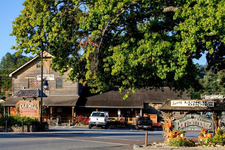 7 Best Souvenirs to Bring Home from Your Vacation to Pigeon Forge